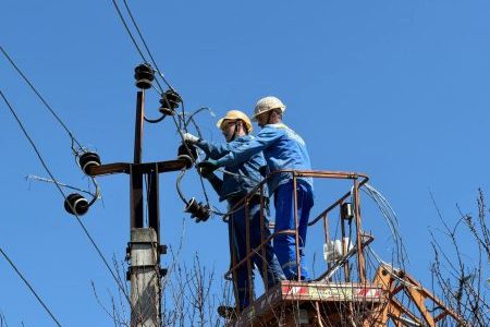 «За сьогодні вже відновлено 26 повітряних ліній електропередачі, заживлено 25 населених пунктів», – Андрій Стасевський