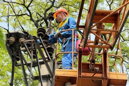 «Міни «пелюстки», всюдихід та військовий супровід: як сьогодні повертали світло 5,4 тисячам родин у прифронтовій зоні», – Андрій Стасевський «Міни «пелюстки», всюдихід та військовий супровід: як сьогодні повертали світло 5,4 тисячам родин у прифронтовій зоні», – Андрій Стасевський