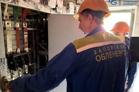 «Повернули світло 10 тисячам родин, що знеструмлювалися через обстріли підстанції та пошкодження ПЛ», – Андрій Стасевський